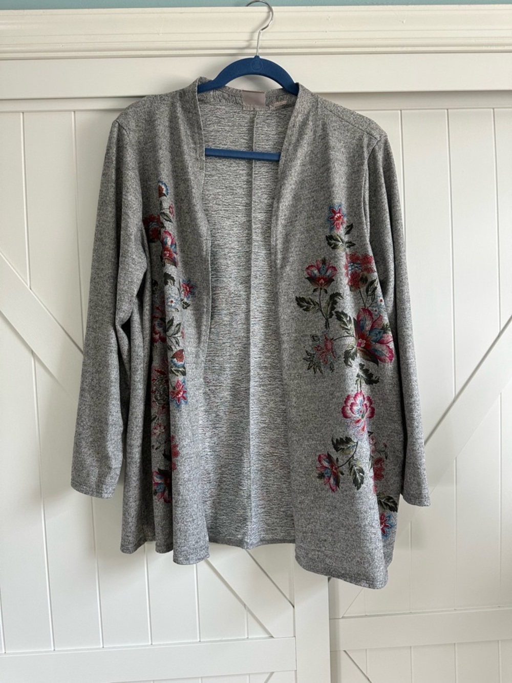 Chico’s Size 2 Gray Floral Open Front Cardigan Embroidered Knit Sweater SZ 12 L